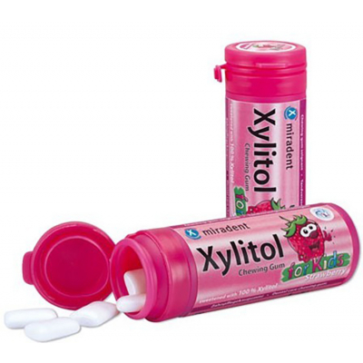 Жувальні гумки з ксилітом Miradent Xylitol Chewing Gum для дітей полуниця 30 шт. (630193)